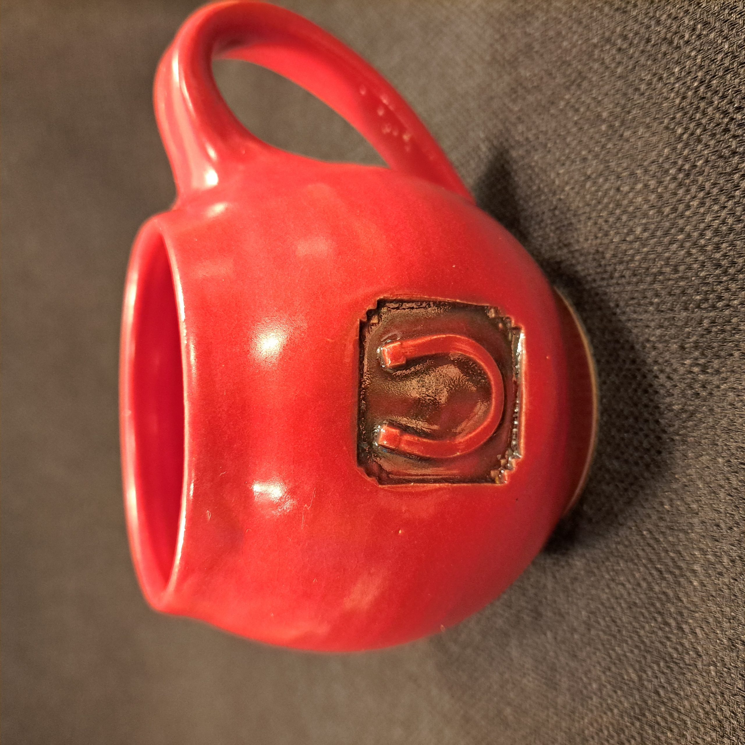 Round Mug in Red